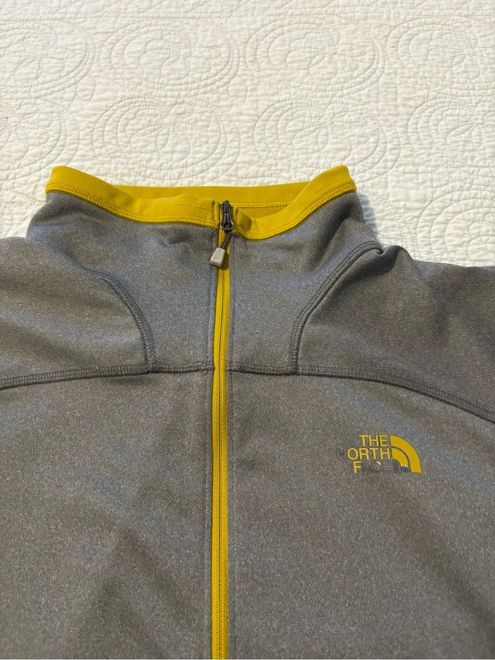 North Face 1/4 zip pullover. Size XL.